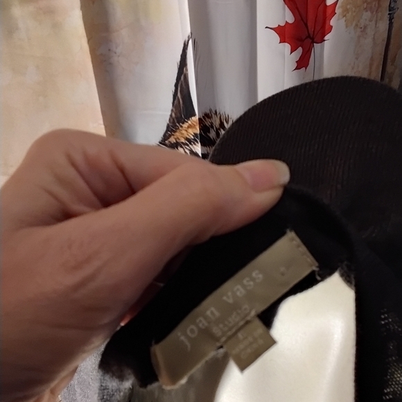 Joan Vass Women's Size Large Gray Soft Cashmere Blend Relaxed Fit Sweater - Picture 4 of 5